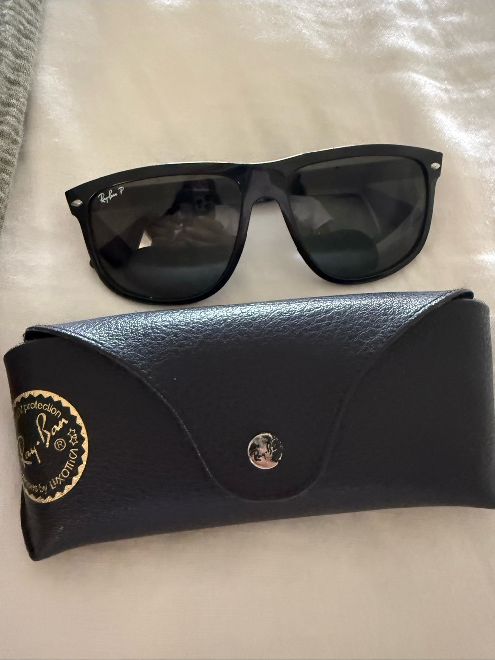 Ray-Ban Black Boyfriend Polarized Sunglasses with Case